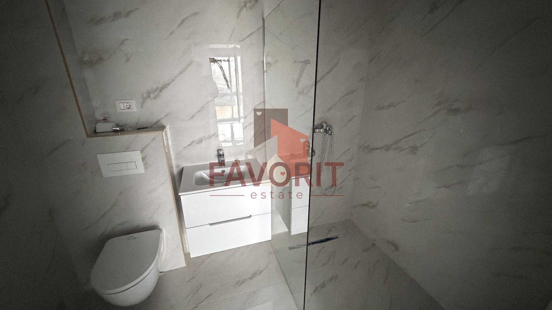 Apartament 2 camere | Decomandat | La asfalt | Curte + 2 locuri de parcare - Poză 9