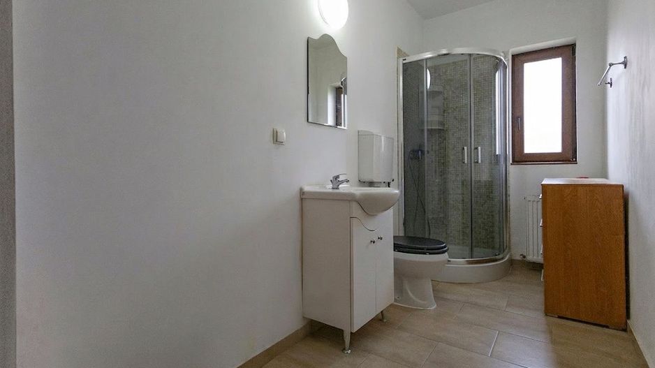 Casă cu 4 dormitoare în Ronaț | 181 mp utili | Garaj | Teren 345 mp - Poză 7