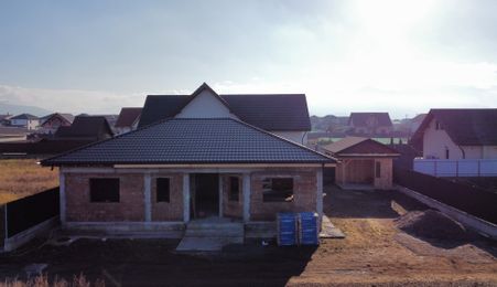 Casă pe parter de vânzare în Cartier Izvor