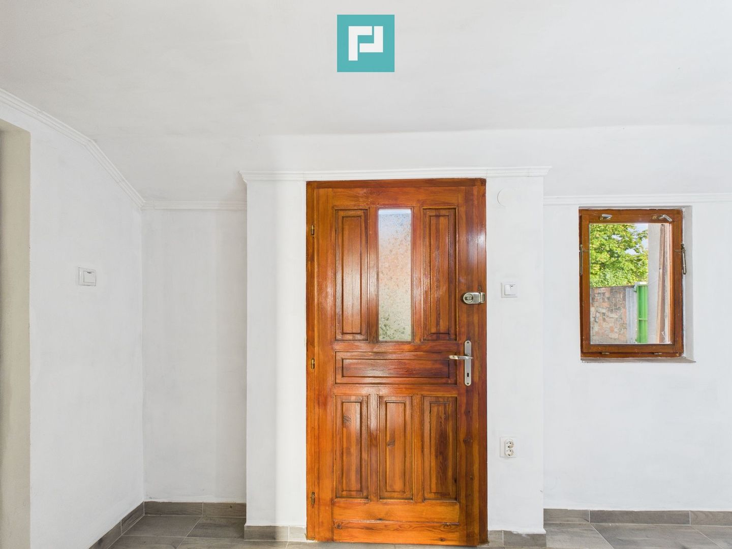 Casă cu 3 camere lângă graniță - Poză 10