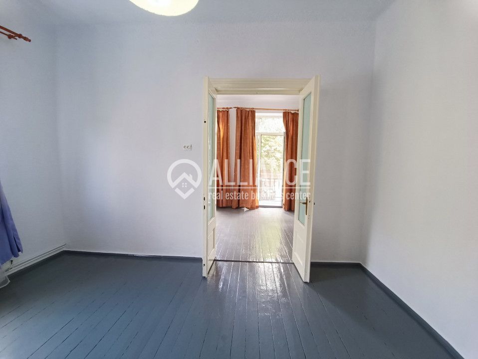 CENTRU SALA SPORTURILOR(COD03)- Casa interbelica si curte generoasa ! - Poză 3