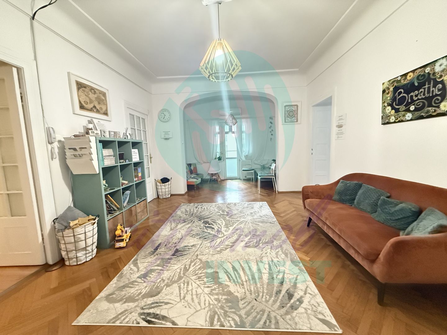 Spatiu, lumina si eleganta intr-un apartment interbelic - Poză 2