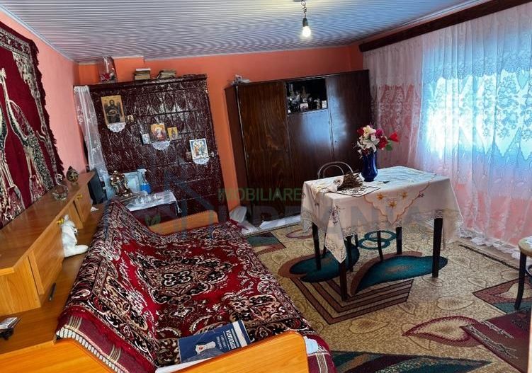 Casa locuibila la 39 km de Iasi, in Hermeziu, racordata la apa - Poză 6