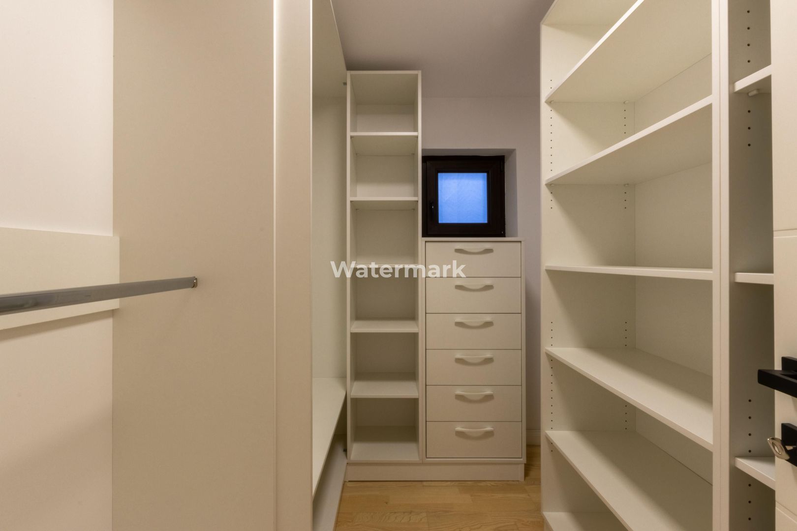 Apartament cu 4 camere de închiriat în zona Alexandru cel Bun - Poză 17