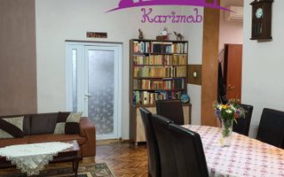 Casa si curte zona centrala - Poză 8