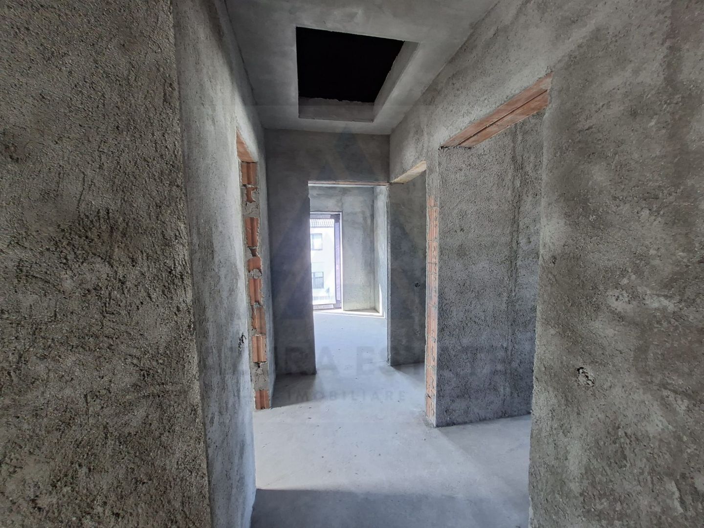 Casa individuala 4 camere 146 mp utili P+1 si teren 475 mp in Selimbar - Poză 9