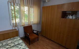 vand apartament 3 camere , zona Splai Mihai Viteazul ,et 1, incalzire - Poză 4