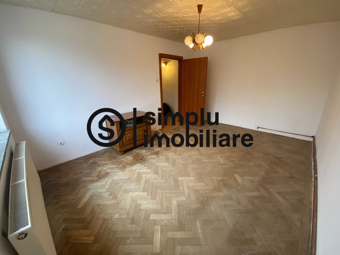 2 camere decomandate, etaj 2/4, cofetaria Sweet Escape - 95 000 Euro - Poză 1