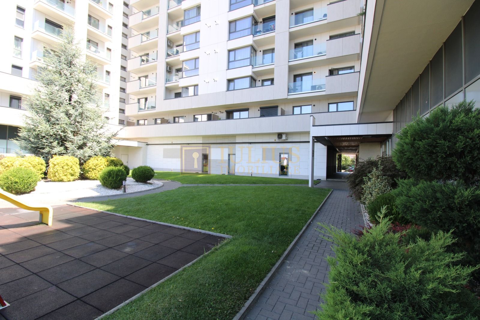 Modern amenajat, zona de nord - Campeador. - Poză 1