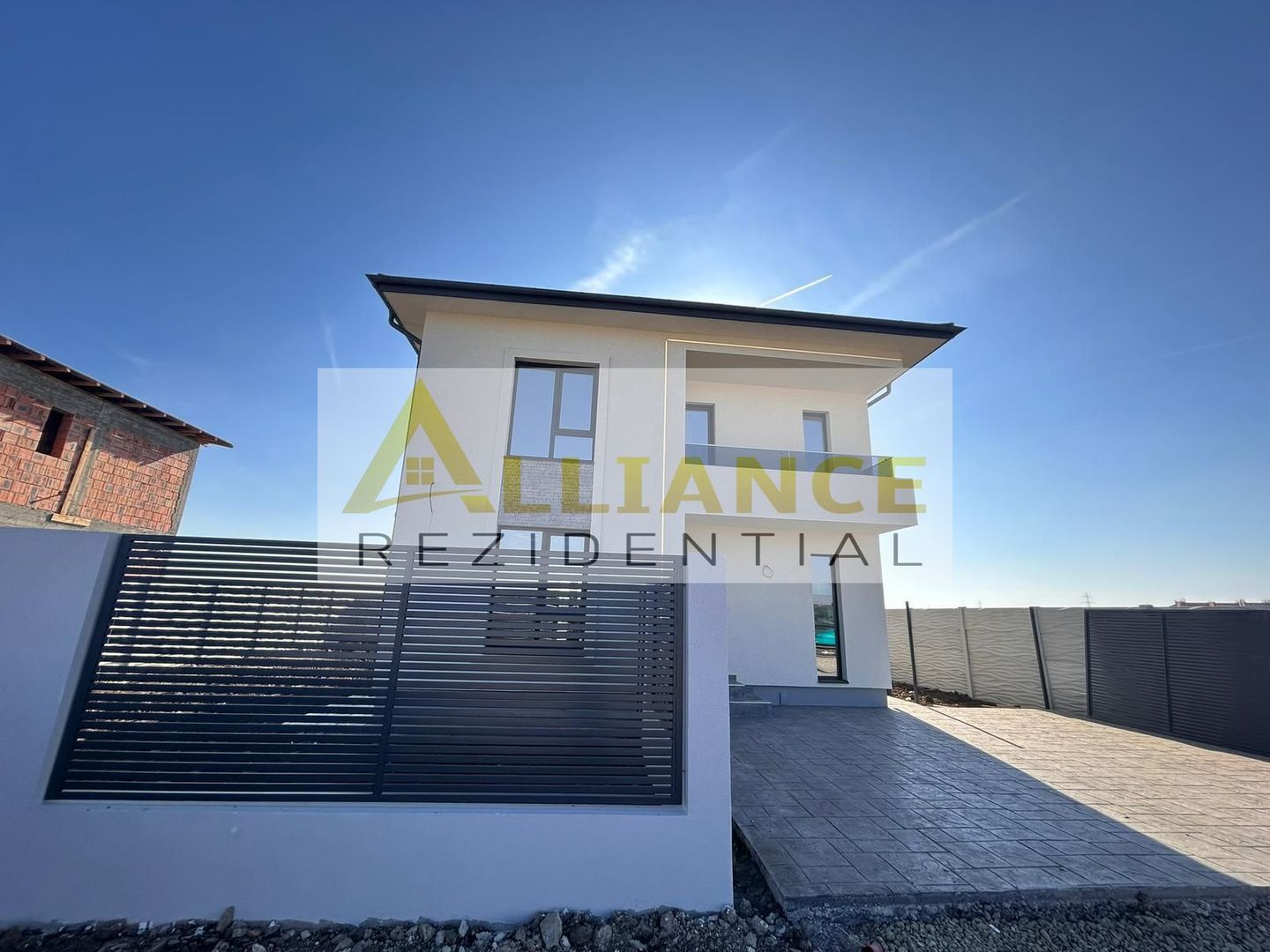 Casa Individuala de vanzare - Teren 350 mp | 4 camere - 3 bai - Poză 2