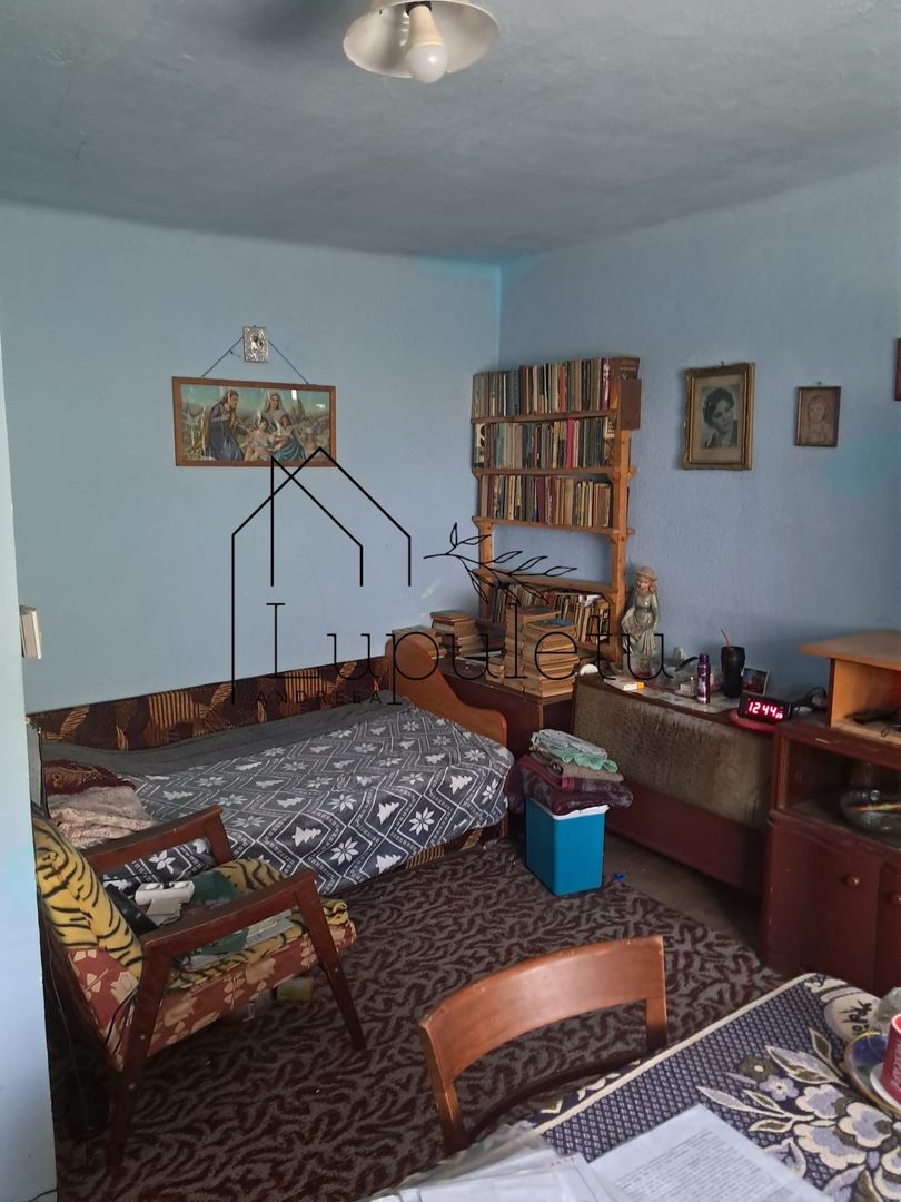 Casă de Vânzare | 3 Camere | 140 MPU | Anexe | Comuna Rosia - Poză 12