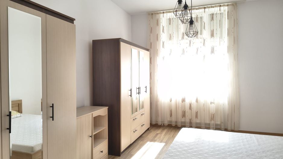 De închiriat: vilă renovată, Mihai Eminescu. 1 000 E/lună. Comision 0 - Poză 12