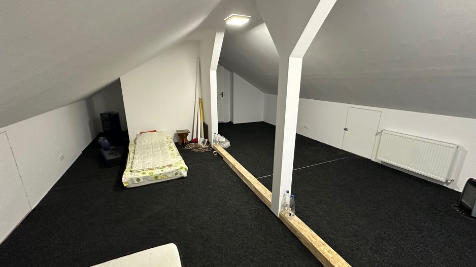 Cladire pretabila spațiu birouri/ clinica - Poză 30