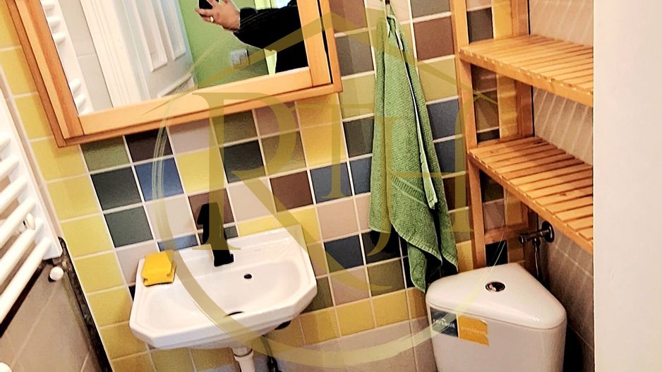 Oferim spre inchiriere un apartament cu 3 camere,modern, zona Spitalul Judetean - Poză 19