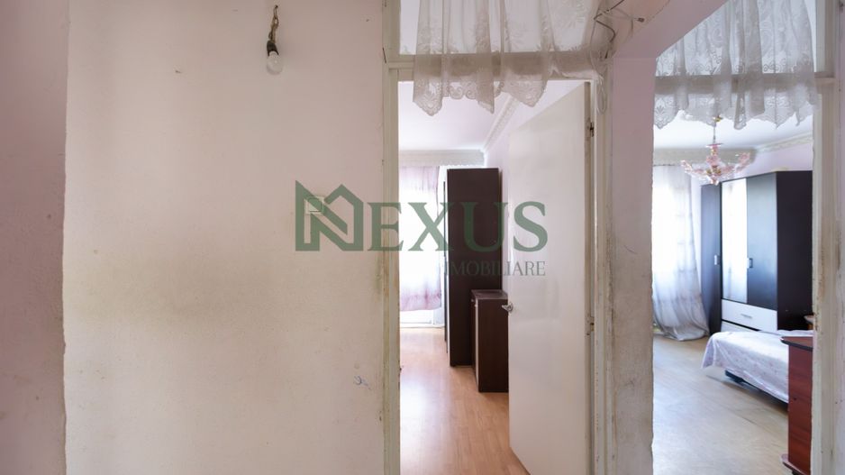 Apartament cu 4 camere, 90 mp, etaj 1 – Zona Nord, Bacău - Poză 3