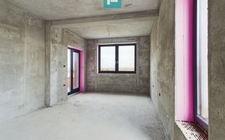 Vilă modernă pe 3 niveluri la gri în Poltura - Poză 22