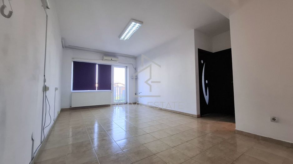 Spațiu comercial, 40mp, parcare, baie, balcon, strada Eroilor - Poză 5