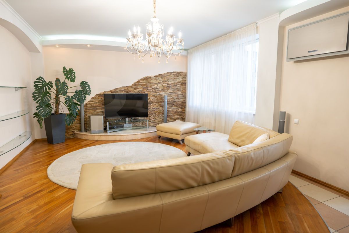 Chirie, apartament, 3 camere, str. Colina Puşkin, Centru - Poză 1