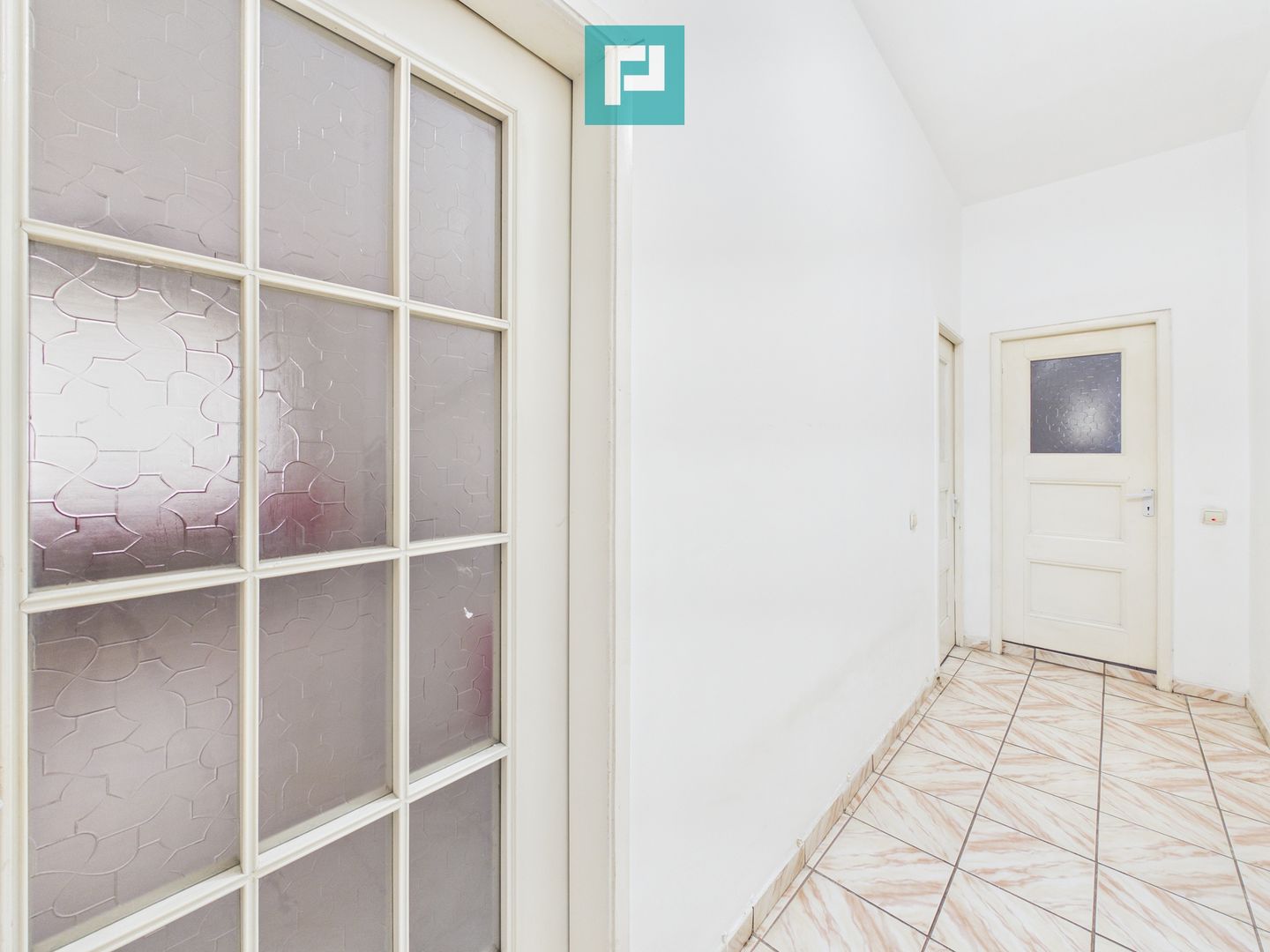 Casă cu teren 345 mp – metrou Laminorului - Poză 12