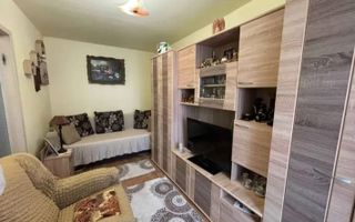 De vanzare cu 4 camere decomandat in Manastur - Poză 2