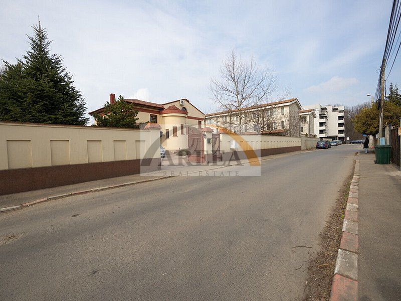 Vila cu 750 mp utili si teren de 1.480 mp in Erou Iancu Nicolae - Poză 45