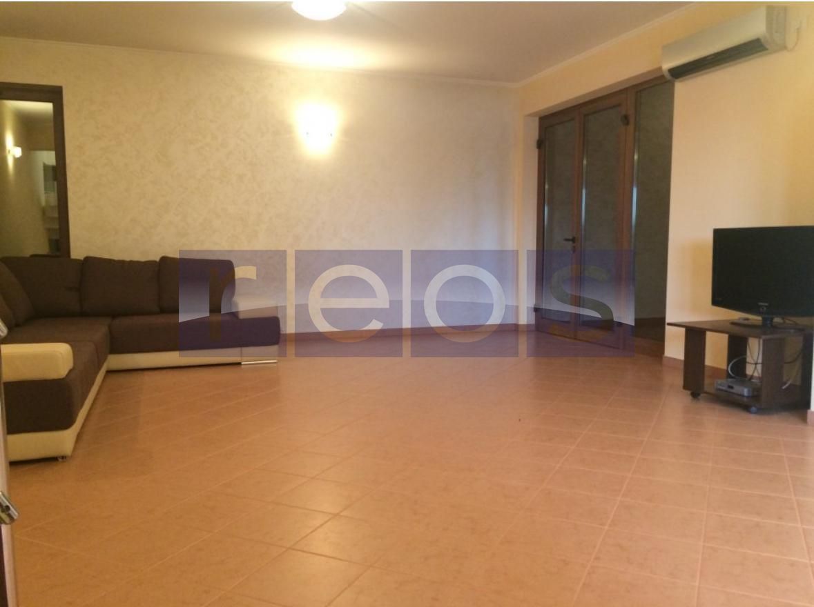 VILA 300MP | SISESTI | COMPLET RENOVATA | CURTE | 4 LOCURI DE PARCARE - Poză 2