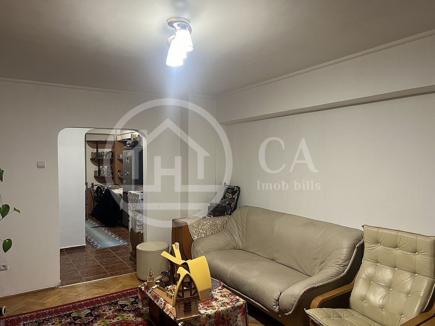 Apartament cu 3 camere de vanzare in zona Cantemir Oradea - Poză 3