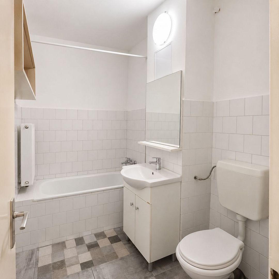 Apartament decomandat cu 3 camere și 2 băi, zona Complex Studențesc - Poză 5