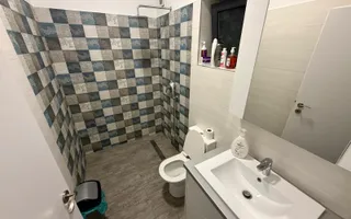 Apartament decomandat deosebit 3 camere 2 bai bloc 2020 cu parcare - Poză 13