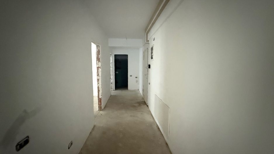 Apartament 4 Camere de Vanzare - Poză 14