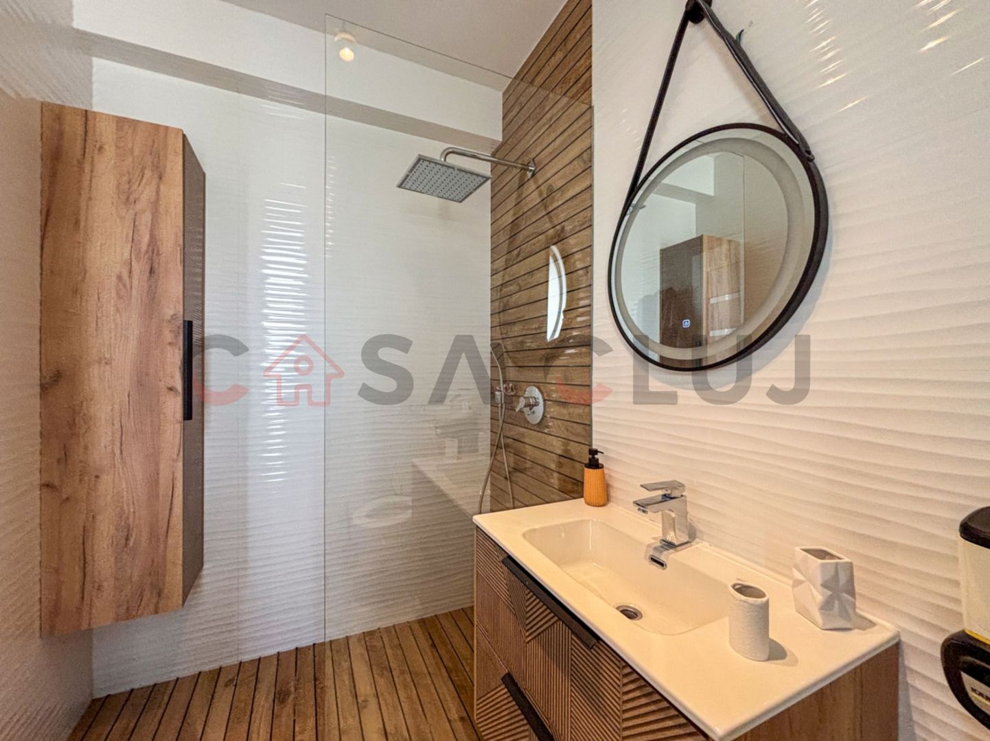 Duplex la cheie - Priveliste frumoasa si curte amenajata - Poză 3