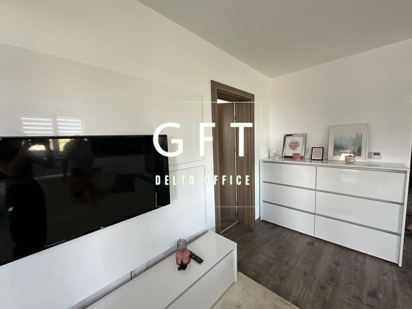 Apartament modern 3 camere /450 euro - Poză 2