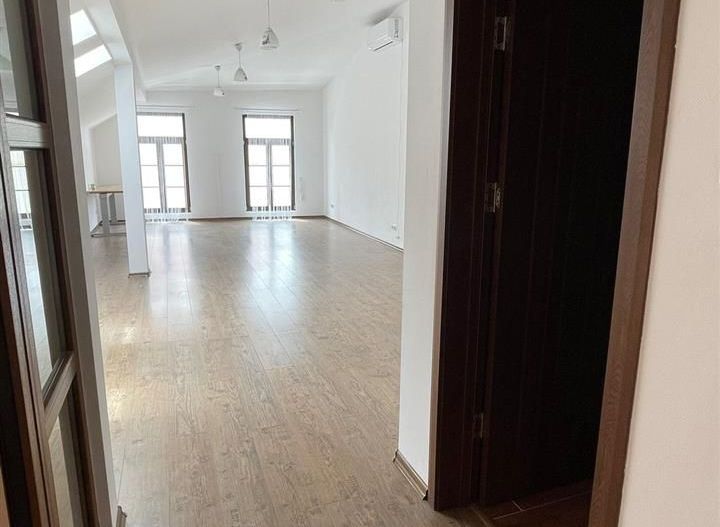 Spatiu comercial de ï¿½nchiriat ULTRACENTRAL Str.Primariei - Poză 2