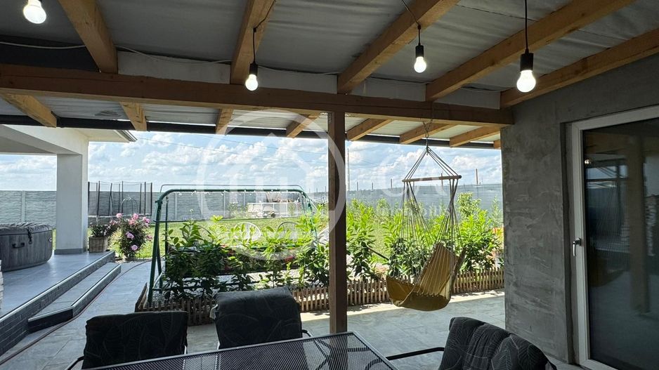 Casă de vânzare cu 3 camere si o anexa  in Sântandrei, Bihor - Poză 5