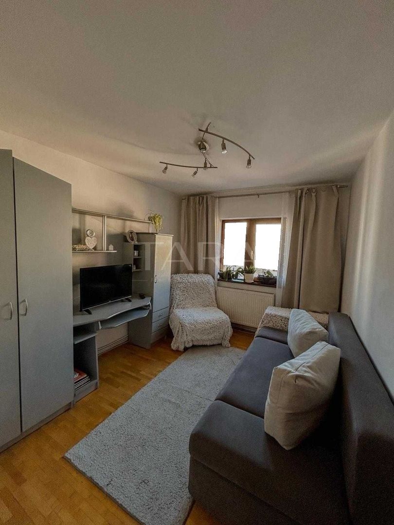Apartament spațios, 4 camere, 106 mp, două balcoane, parcare, central. - Poză 2