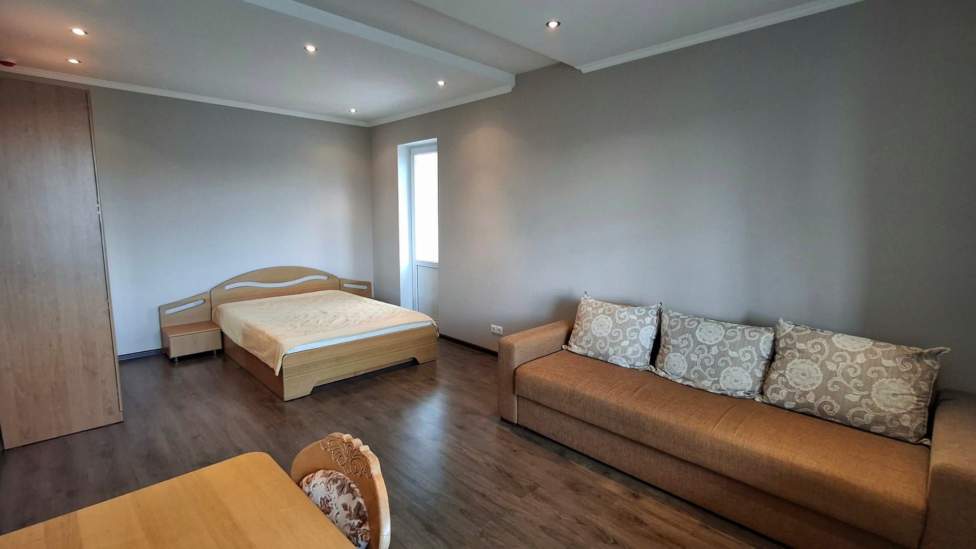 Apartament 1 cameră + 2 balcoane str. Kiev, Mun. Chișinău - Poză 1
