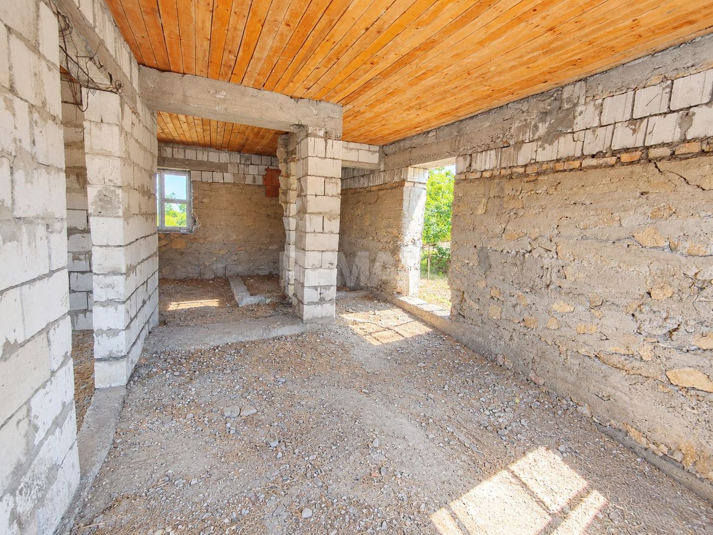 CASĂ GENEROASĂ CU 3 CAMERE – 90 m² | 17 ARI| ANENII NOI - Poză 15
