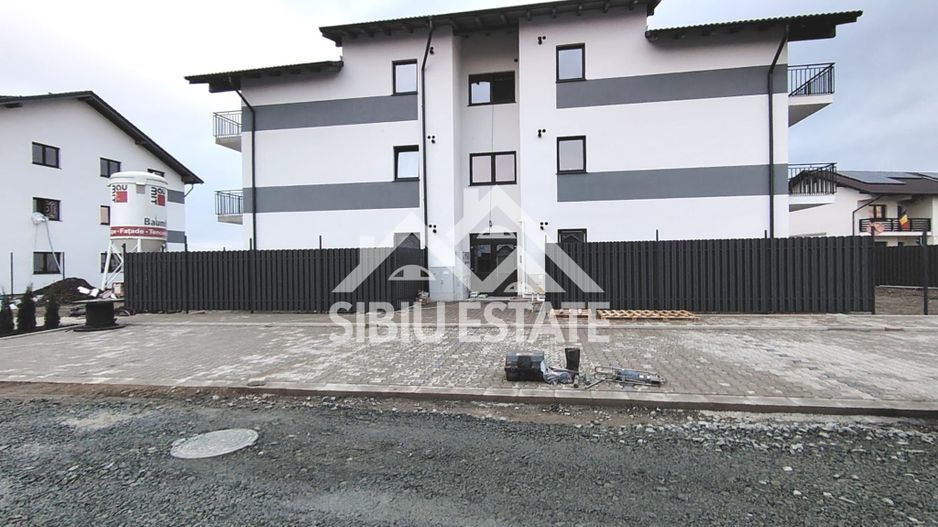 Apartament Selimbar, 2 camere, balcon cu boxa, parcare, NOU - Poză 4