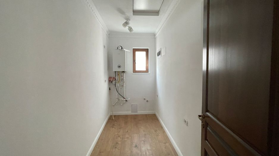 Casa individuala pe parter 160Mp -la asfalt-Ghiroda - Poză 9