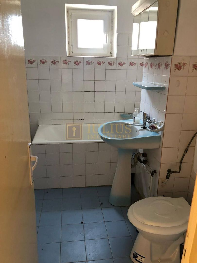 Apartament cu potențial; decomandat– Ideal pentru renovare completă. - Poză 9