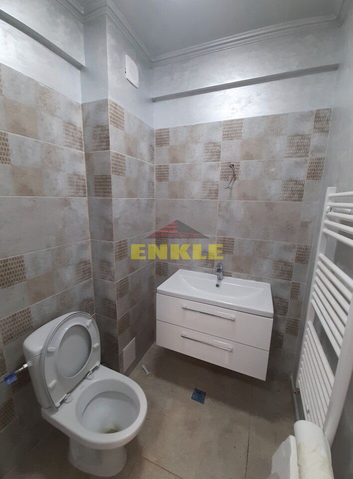 Spatiu comercial de vanzare zona centrala , pret 160.000 euro+ Tva ! - Poză 2