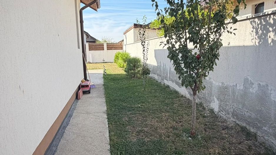 CASĂ INDIVIDUALĂ  DOMNESTI I COMPLEX PRIVAT | TEREN 430 MP | MOBILATĂ ȘI UTILATĂ - Poză 17