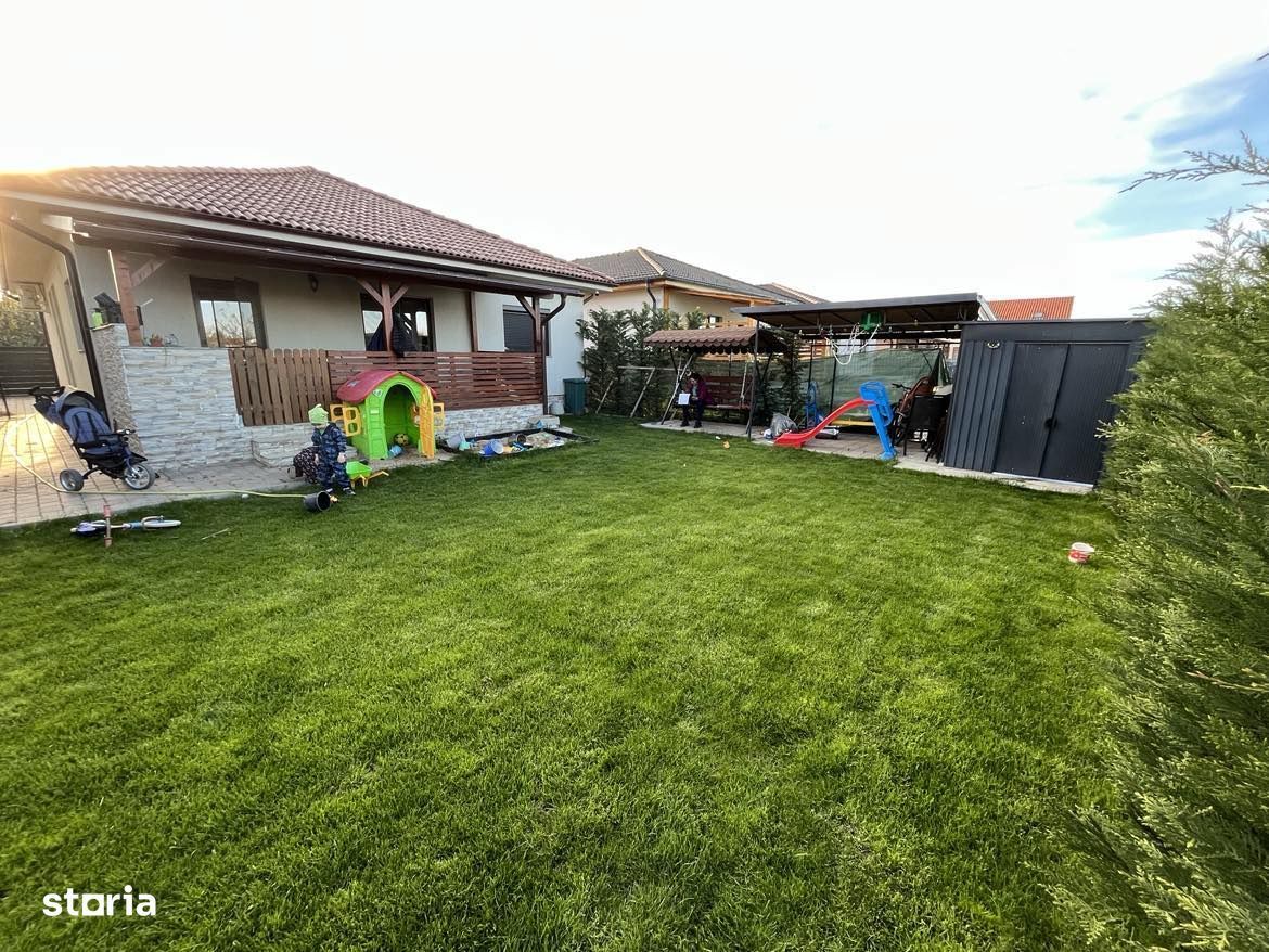 Casă modernă, Zona Dara, garaj, curte amenajată, panouri solare! - Poză 3