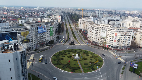 Vânzarea unei proprietăți presupune decizii importante și, de multe ori, un nivel ridicat de stres.Rolul nostru este să oferim claritate: stabilirea unui preț corect, prezentarea adecvată a proprietății și gestionarea întregului proces, pas cu pas, până la final.Lucrăm structurat, pe baza datelor din piață și a experienței reale din tranzacții, astfel încât procesul de vânzare să fie mai simplu și mai sigur pentru proprietar.
  