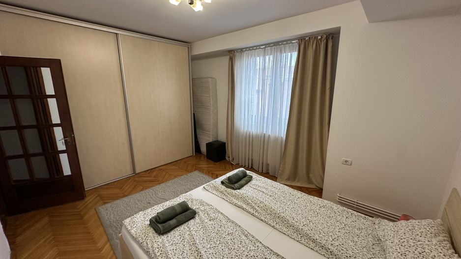 Apartament cu 3 camere în zona P-ta Unirii - Poză 9