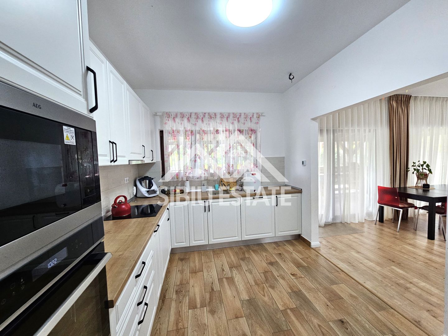 Casa 6 camere, teren 1000 Sibiu Tocile - Poză 3