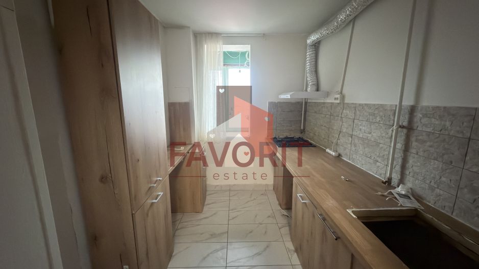 Etaj intermediar. Bloc izolat. Bucatarie inchisa - Poză 3