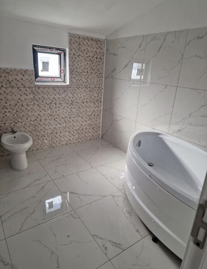 Casa Individuala Sanmihaiu Roman,Parter,4 Camere,2Bai,Toate Utilitatile - Poză 9