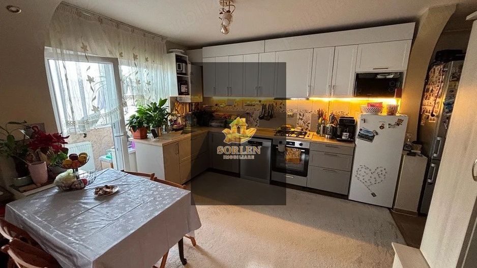 Vand apartament 3 camere | 64 mp | Etaj 1 | Parcare inclusă | Proprietar - Poză 1