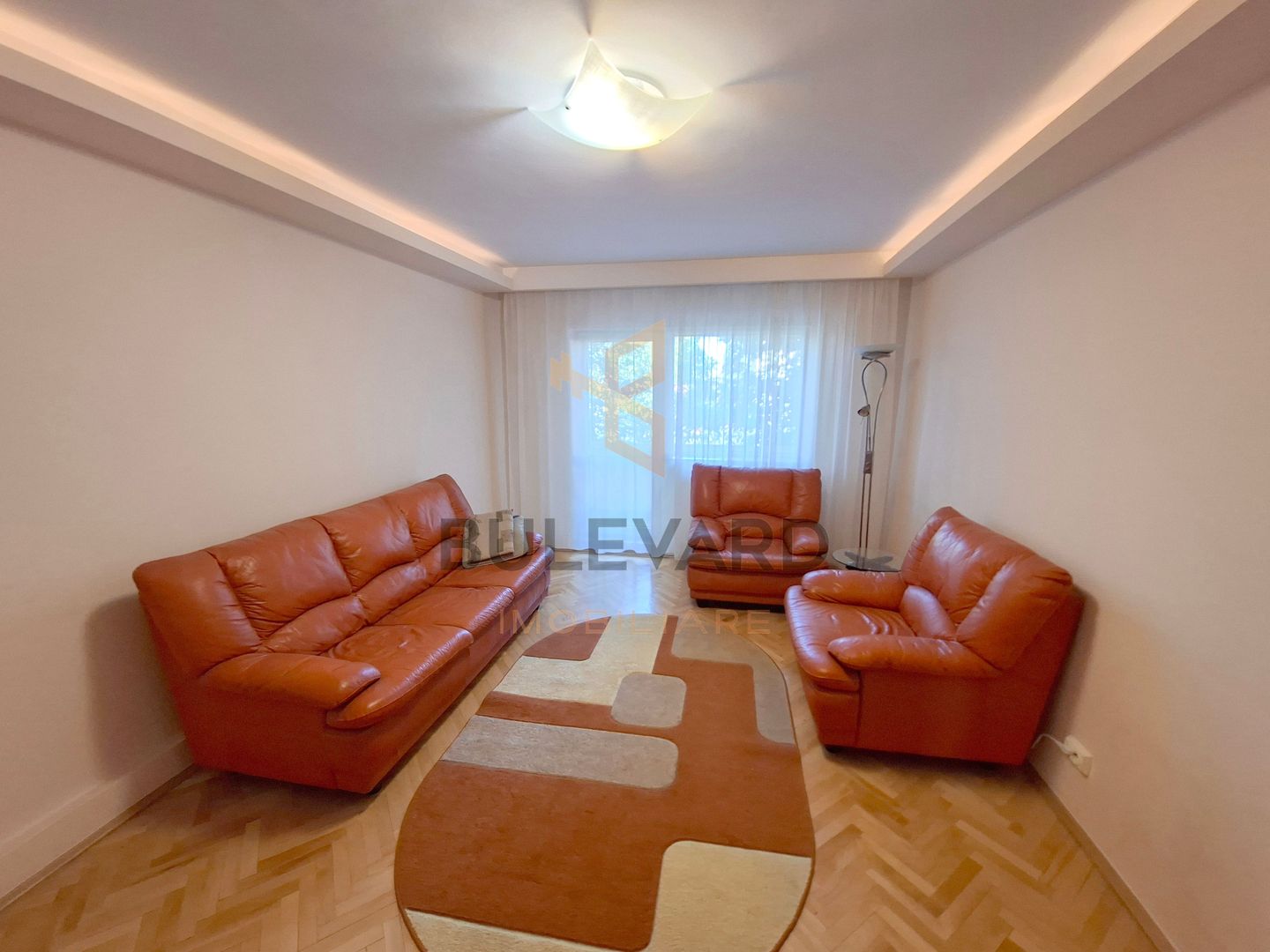 Apartament 3 camere decomandate + parcare, mijlocul strazii Titulescu! - Poză 6